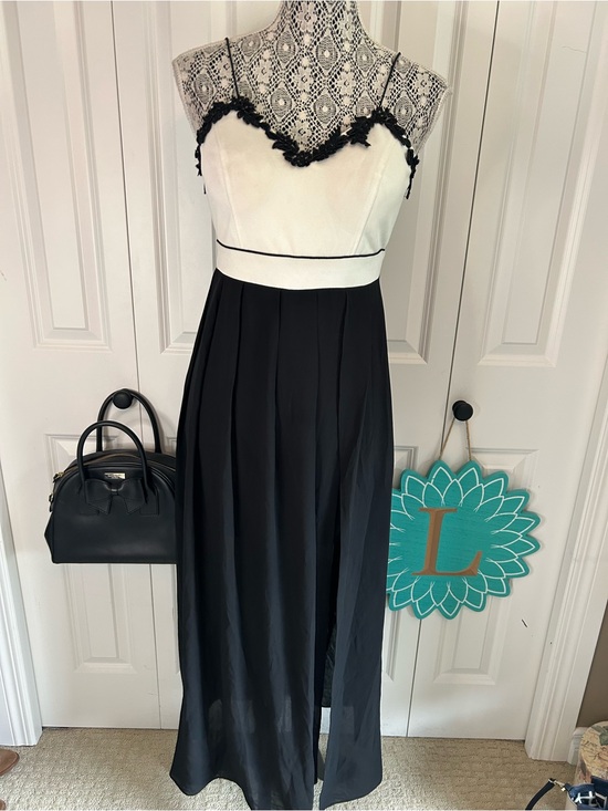 DP Fashion Dresses & Skirts - ✨DP Fashion Romantic B&W Layered Maxi Dress - Built-In Bra & Short skirt XS
